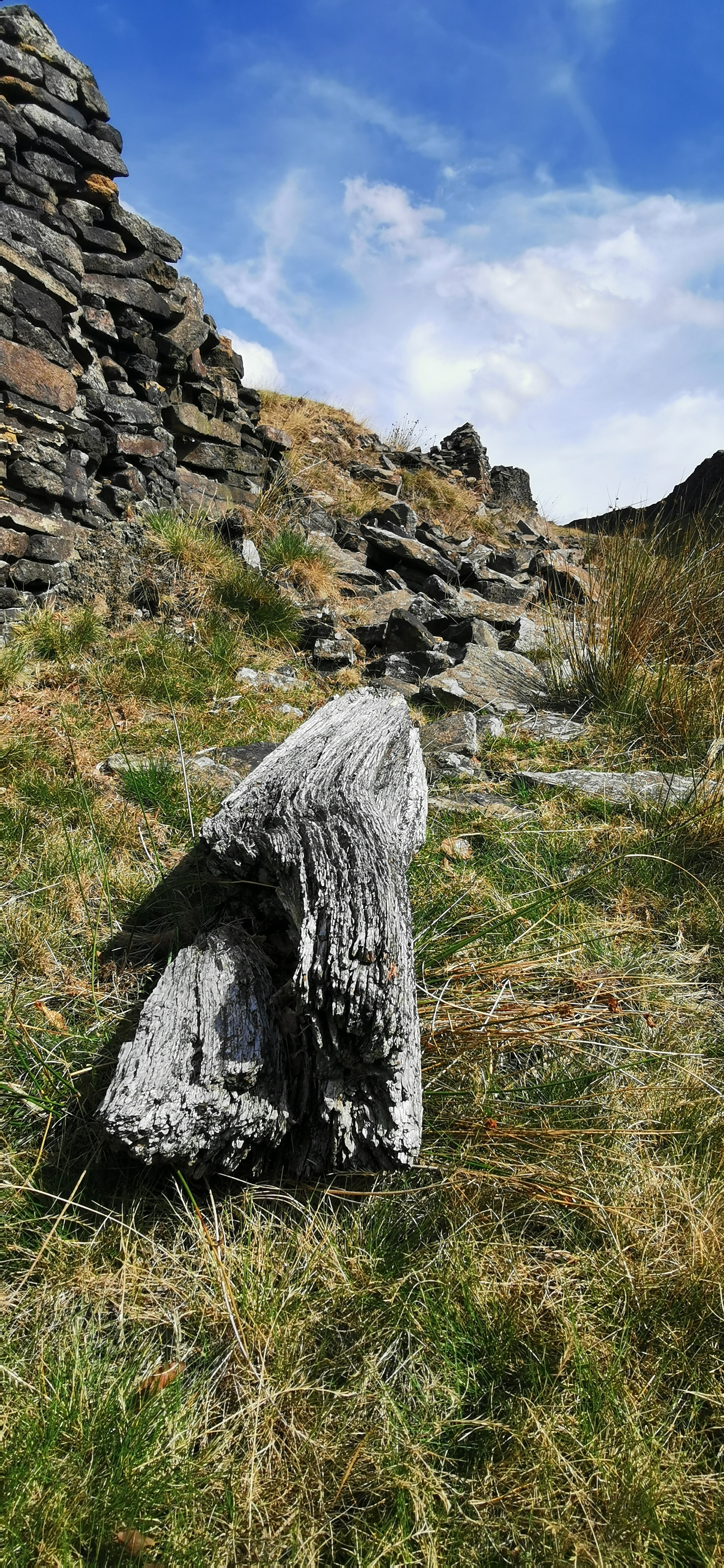 Photo taken between Glossop Low Cabin and Glossop Circular